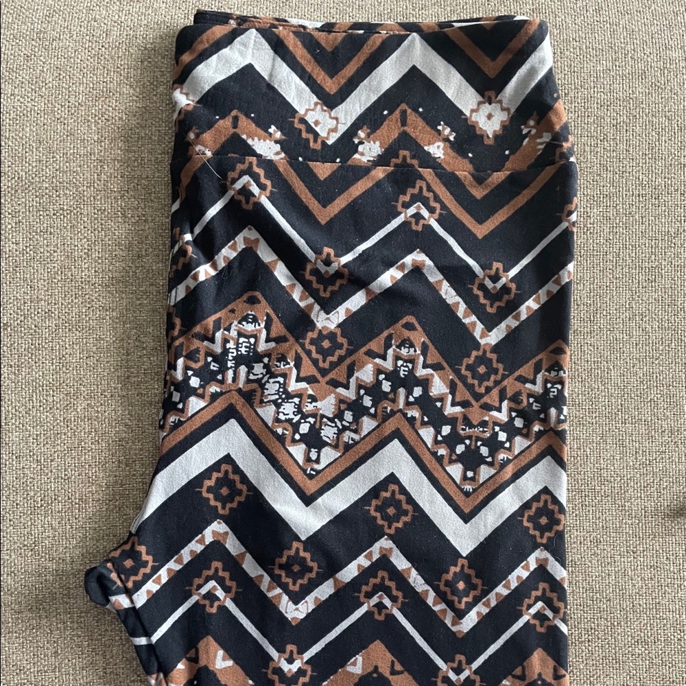 LuLaRoe Tall/Curvy Blk/Brn/Cream